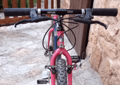 Certains soudent l'alu. Chez Reflex, on le colle !